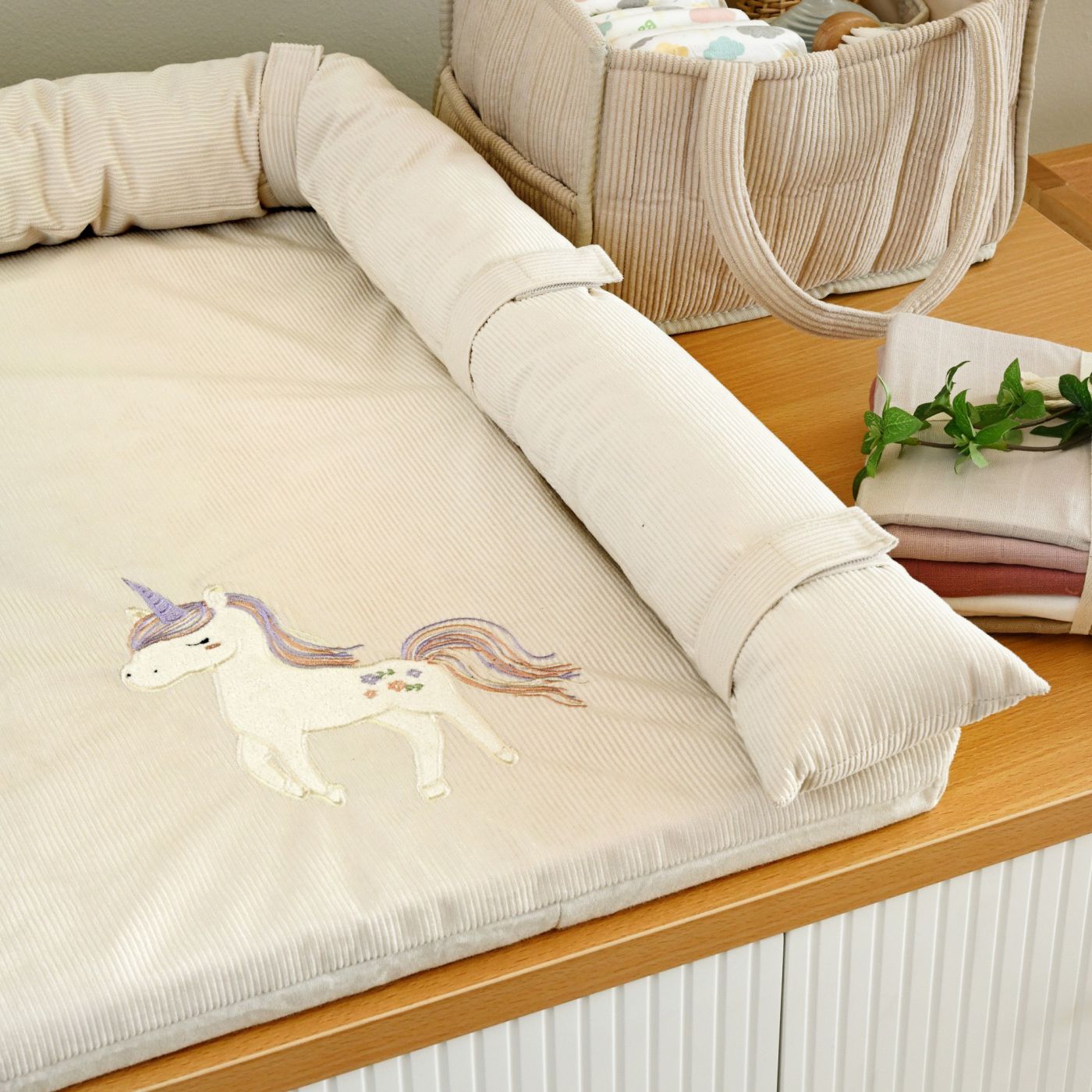 ���� ����� ���� �������� Unicorn LAURA
