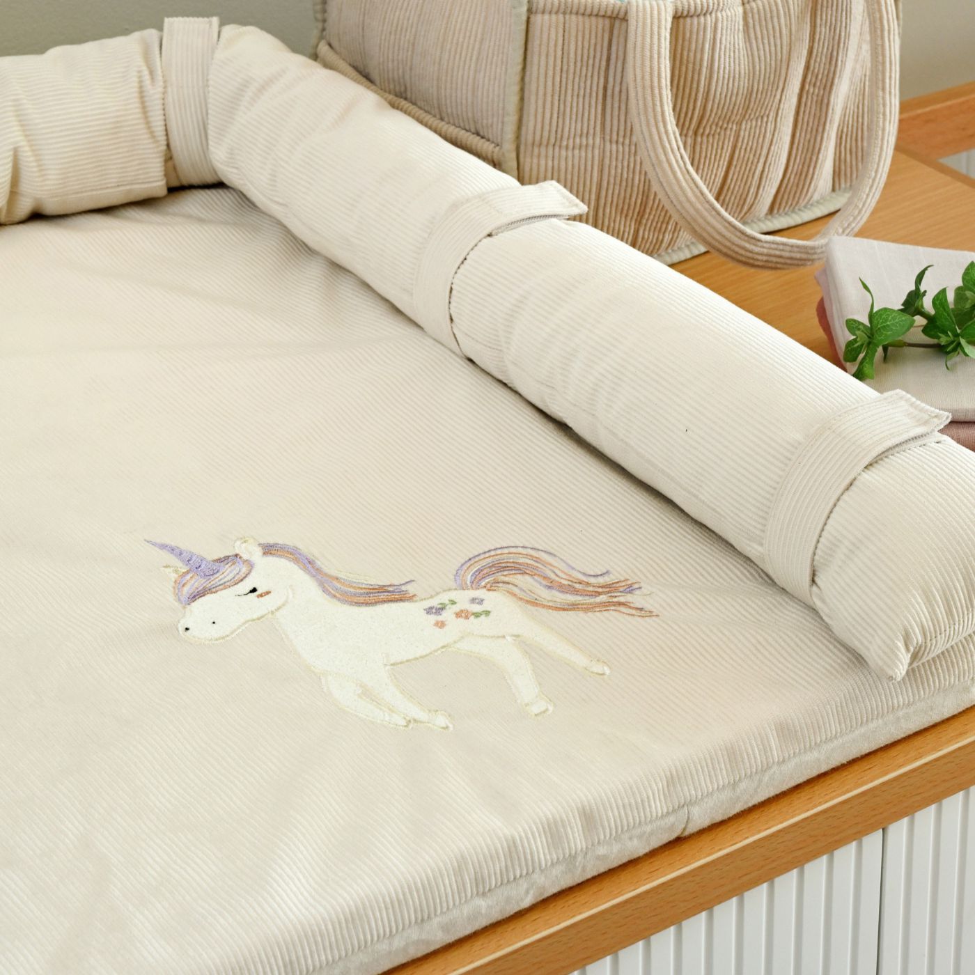 ���� ����� ���� �������� Unicorn LAURA